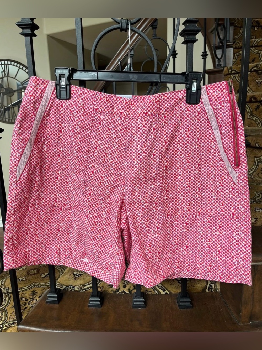 cabi #5121 Picnic Short. EUC. Size 10. 97% cotton, 3% spandex.
